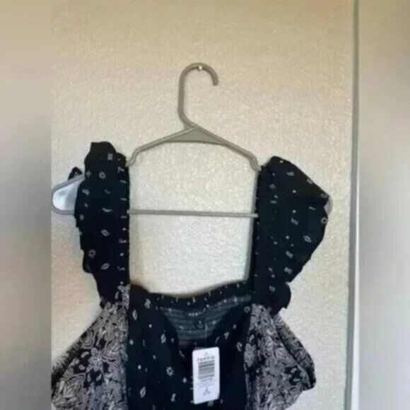 NWT TORRID Challis Smocked Ruffle Trim Crop Top - Picture 4 of 9